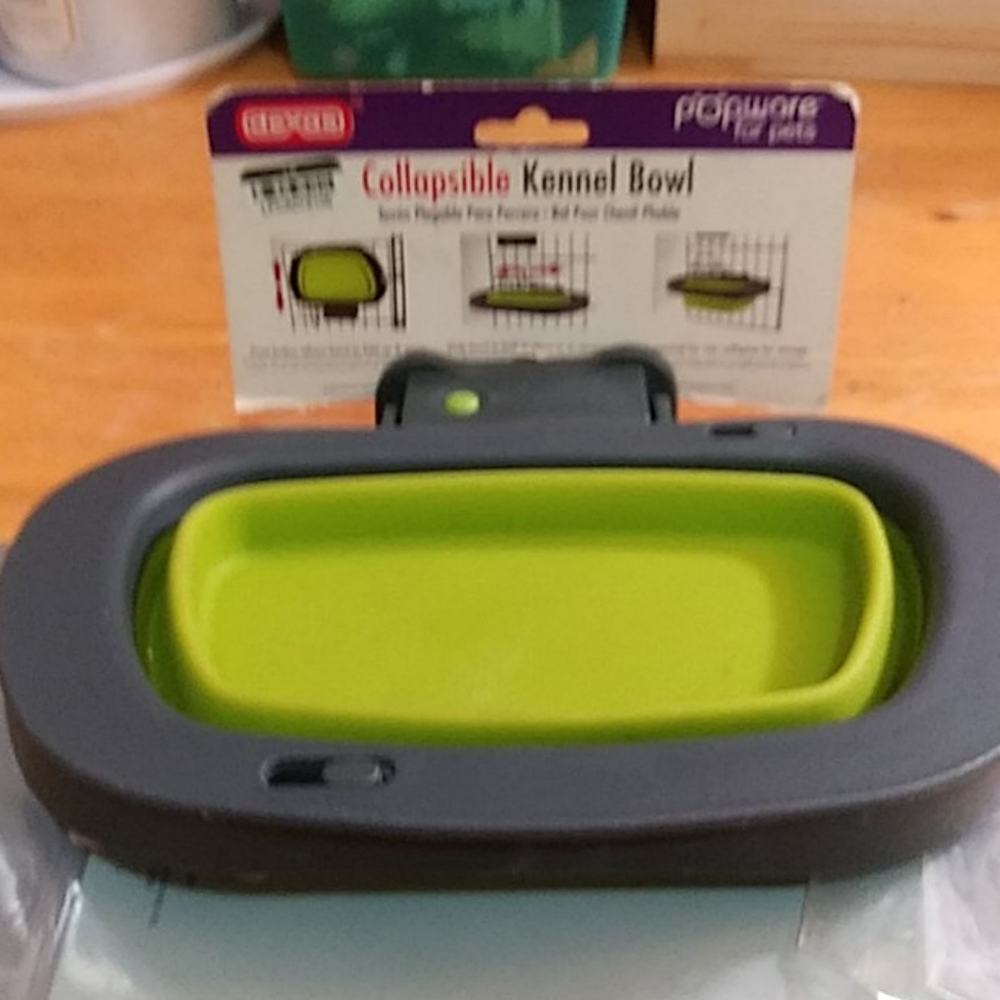 Dexas collapsible kennel bowl